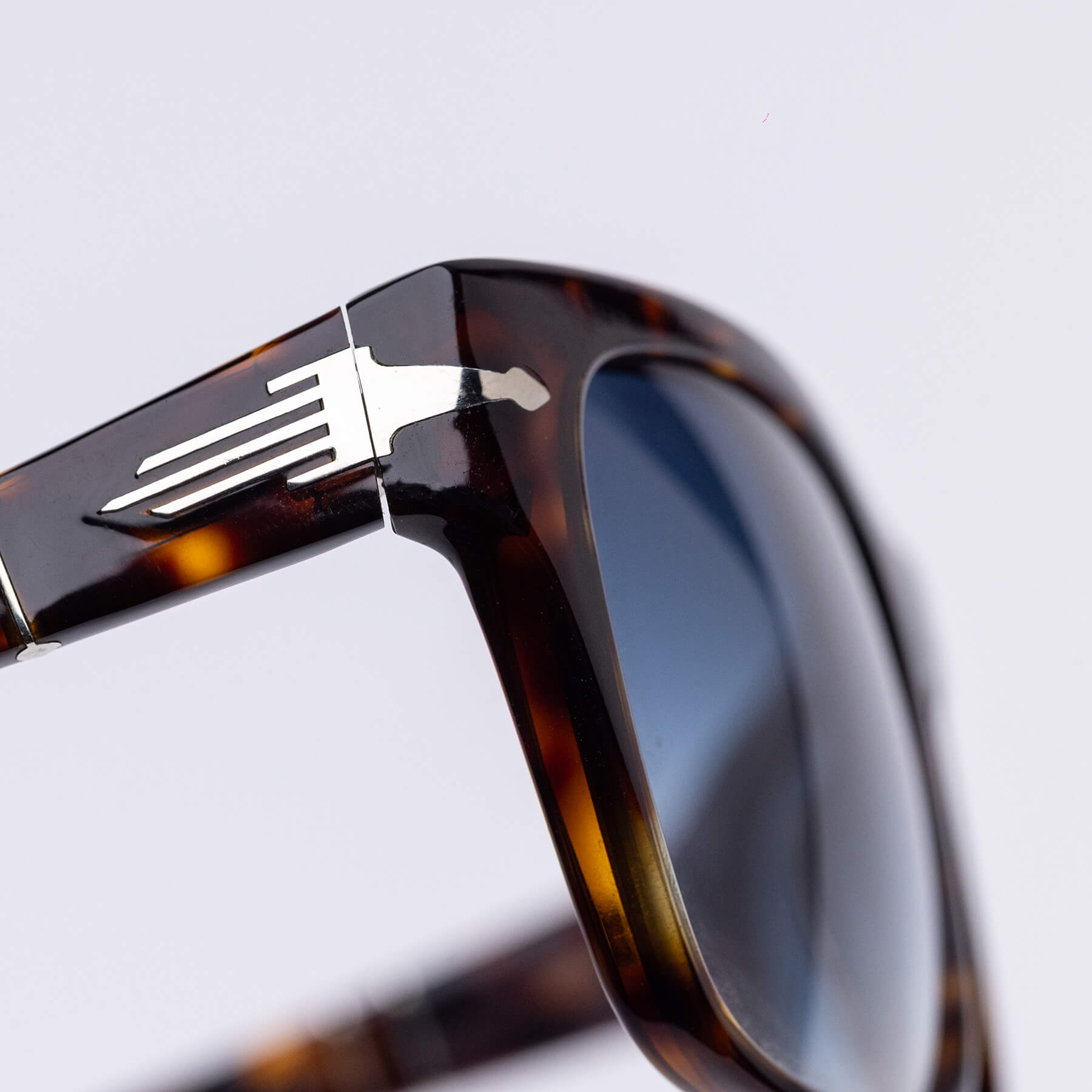 Monture solaire vintage Persol Film Noir Édition 3072-S 2000s — Seconde Édition Montréal 5