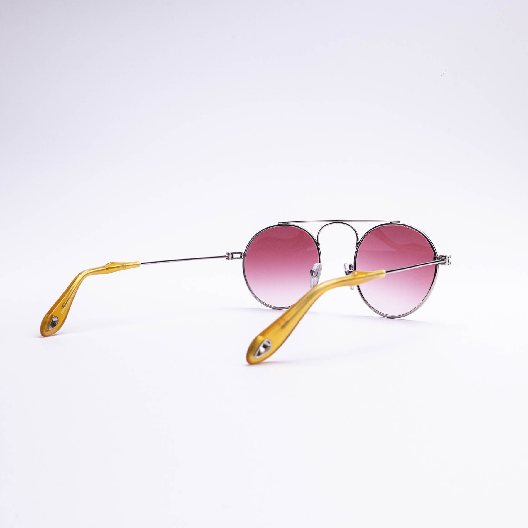 Monture solaire vintage Givenchy GV7054 2010s — Seconde Édition Montréal 4