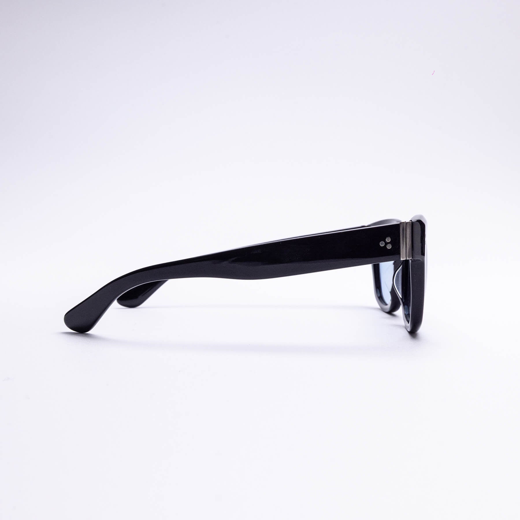 Monture solaire vintage Oliver Peoples Shiller 2000s — Seconde Édition Montréal 3