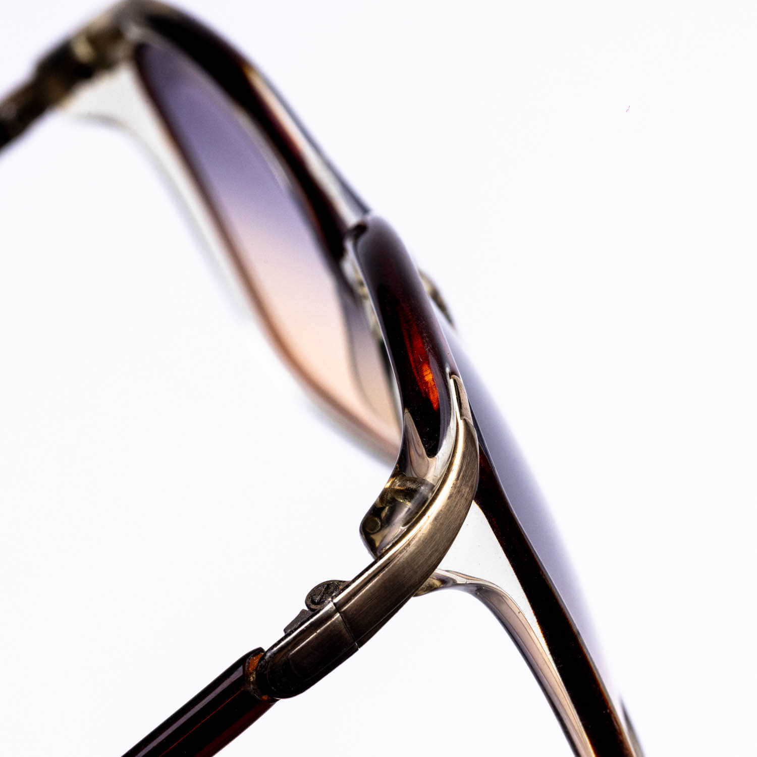 Monture solaire vintage Luxottica C05 90s — Seconde Édition Montréal 6